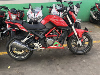 Red Benelli TNT 25