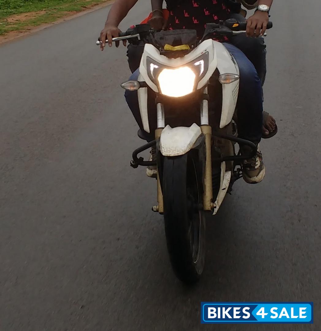 TVS Apache RTR 200 4V