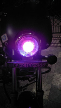 Black And Gray Bajaj Avenger Cruise 220