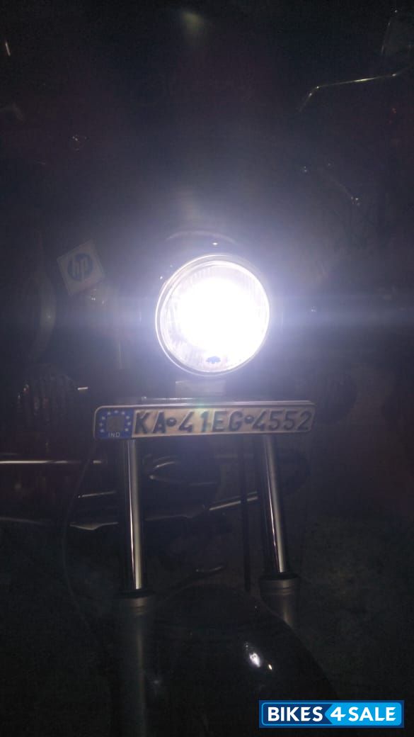 Black And Gray Bajaj Avenger Cruise 220 Black And Gray Bajaj Avenger Cruise 220