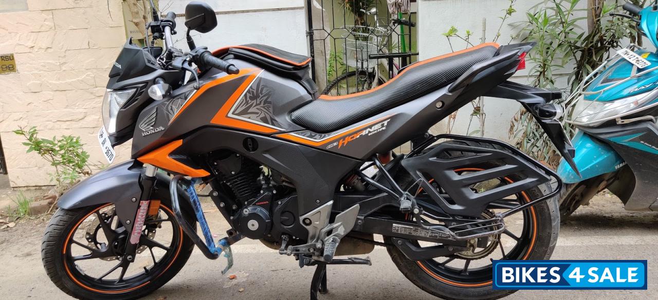 Orange Honda CB Hornet 160R ABS