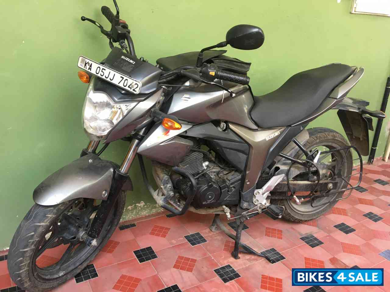 Grey Suzuki Gixxer ABS