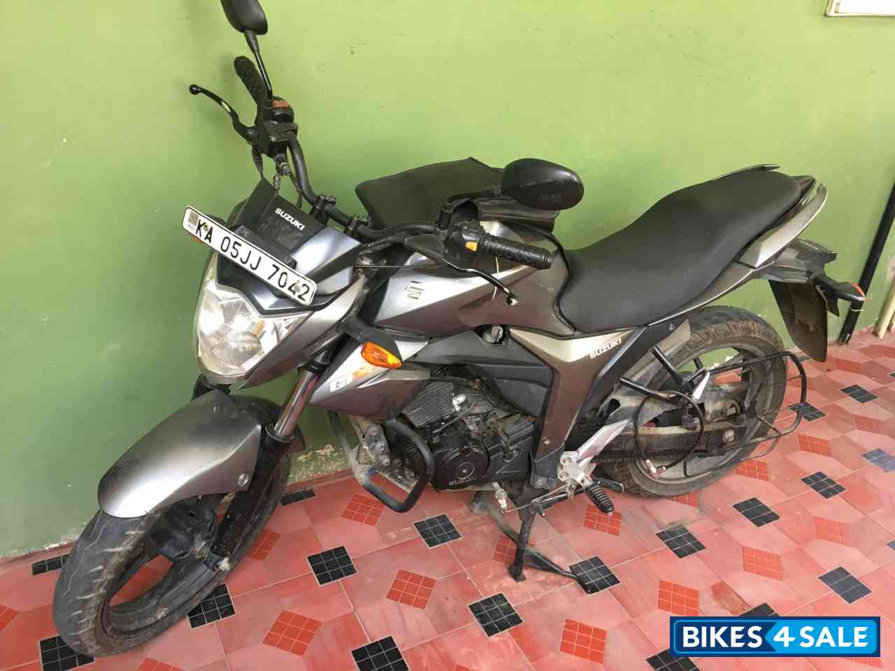 Grey Suzuki Gixxer ABS