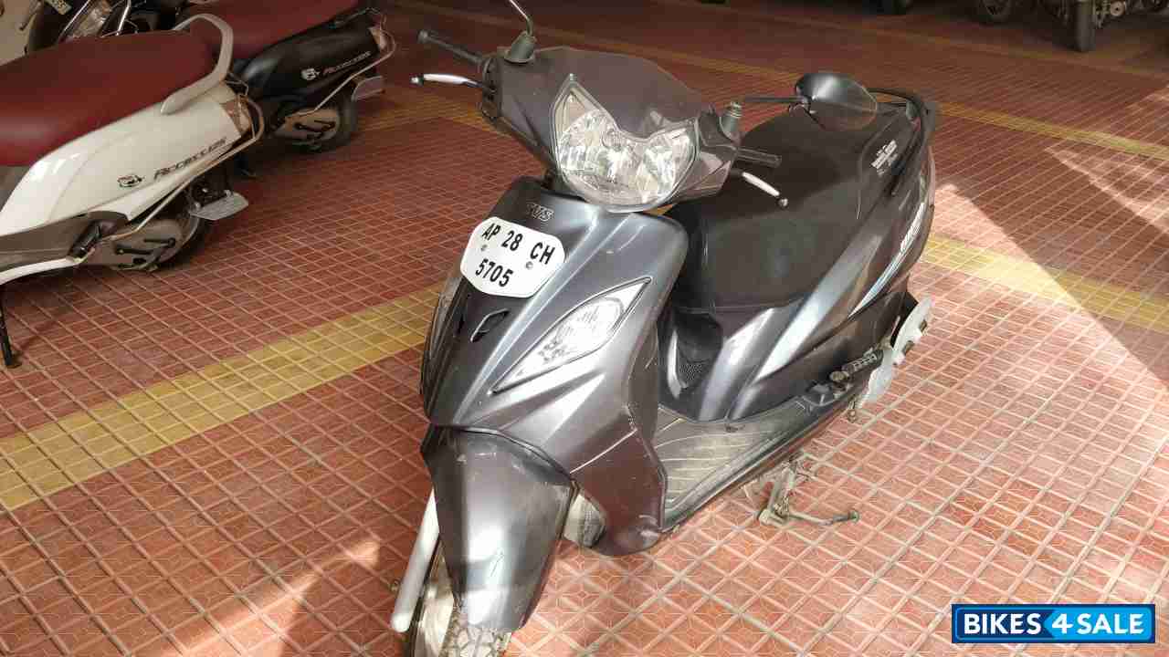 Grey TVS Wego