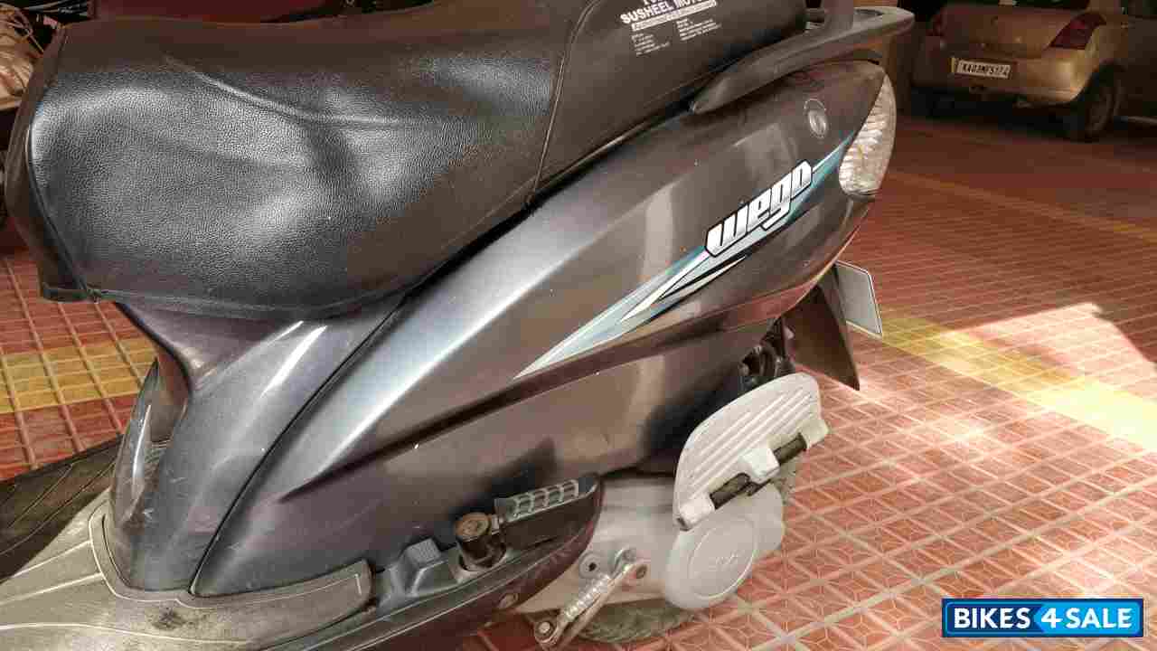 Grey TVS Wego
