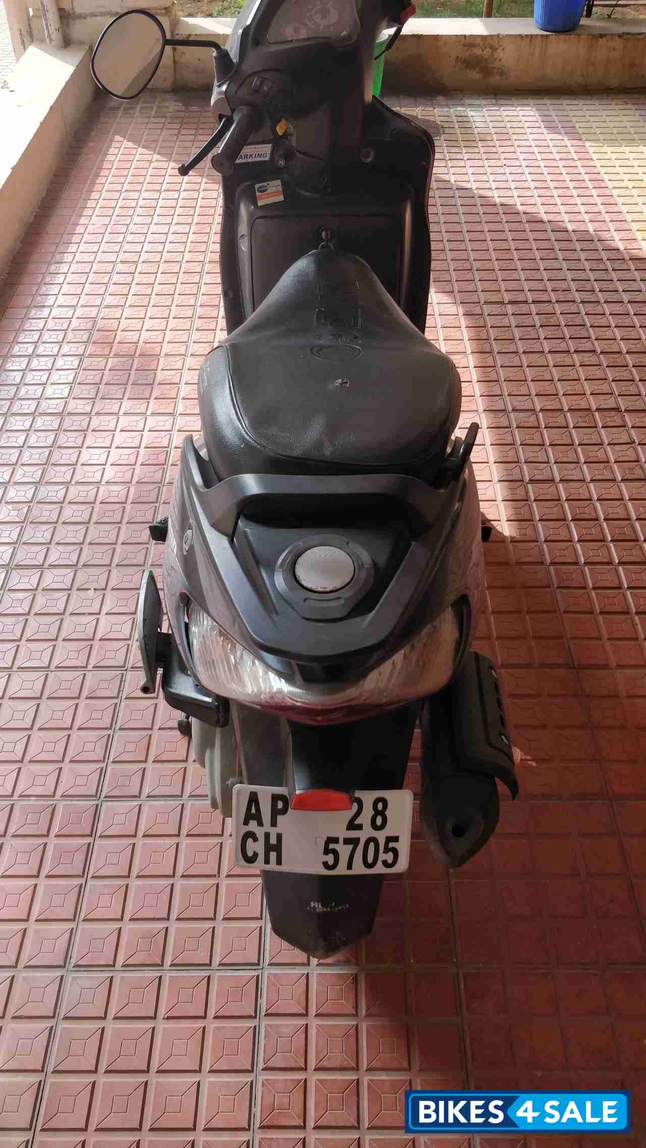 Grey TVS Wego