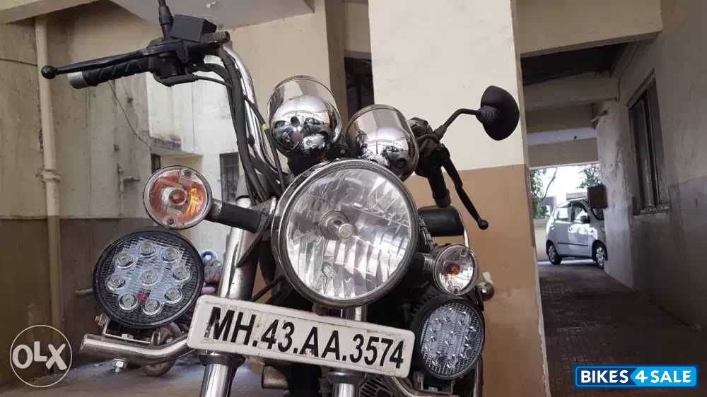 Black Royal Enfield Thunderbird TwinSpark 350