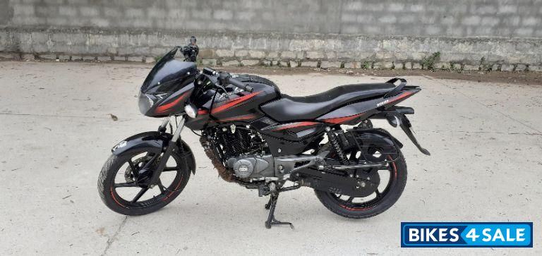 Black Red Bajaj Pulsar 150 DTSi Black Red Bajaj Pulsar 150 DTSi