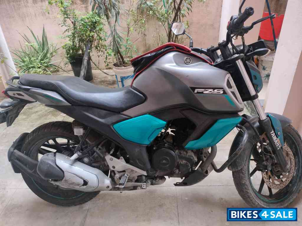 Grey Ceon Yamaha FZ-S FI V3