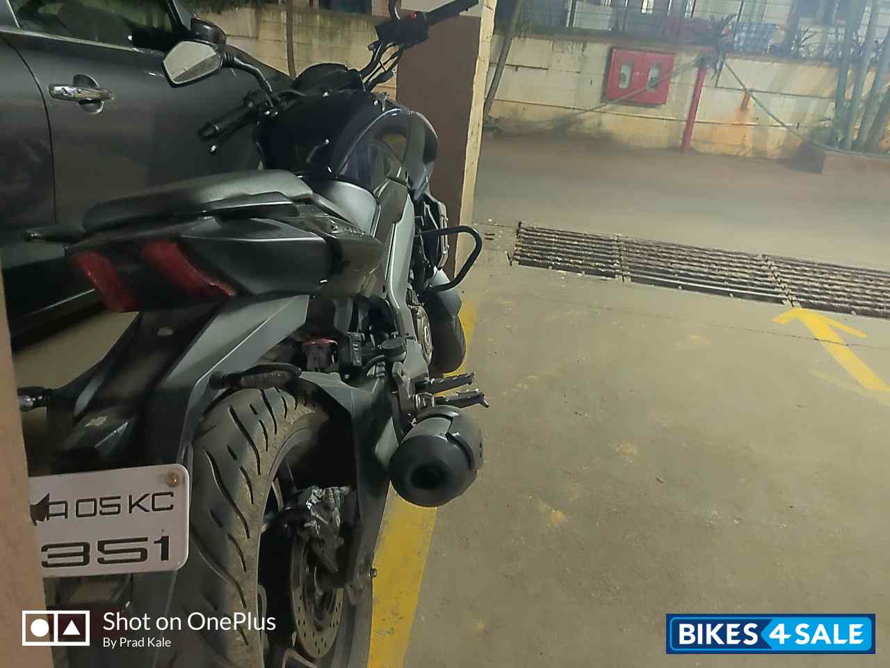 Night Blue Bajaj Dominar 400 Disc