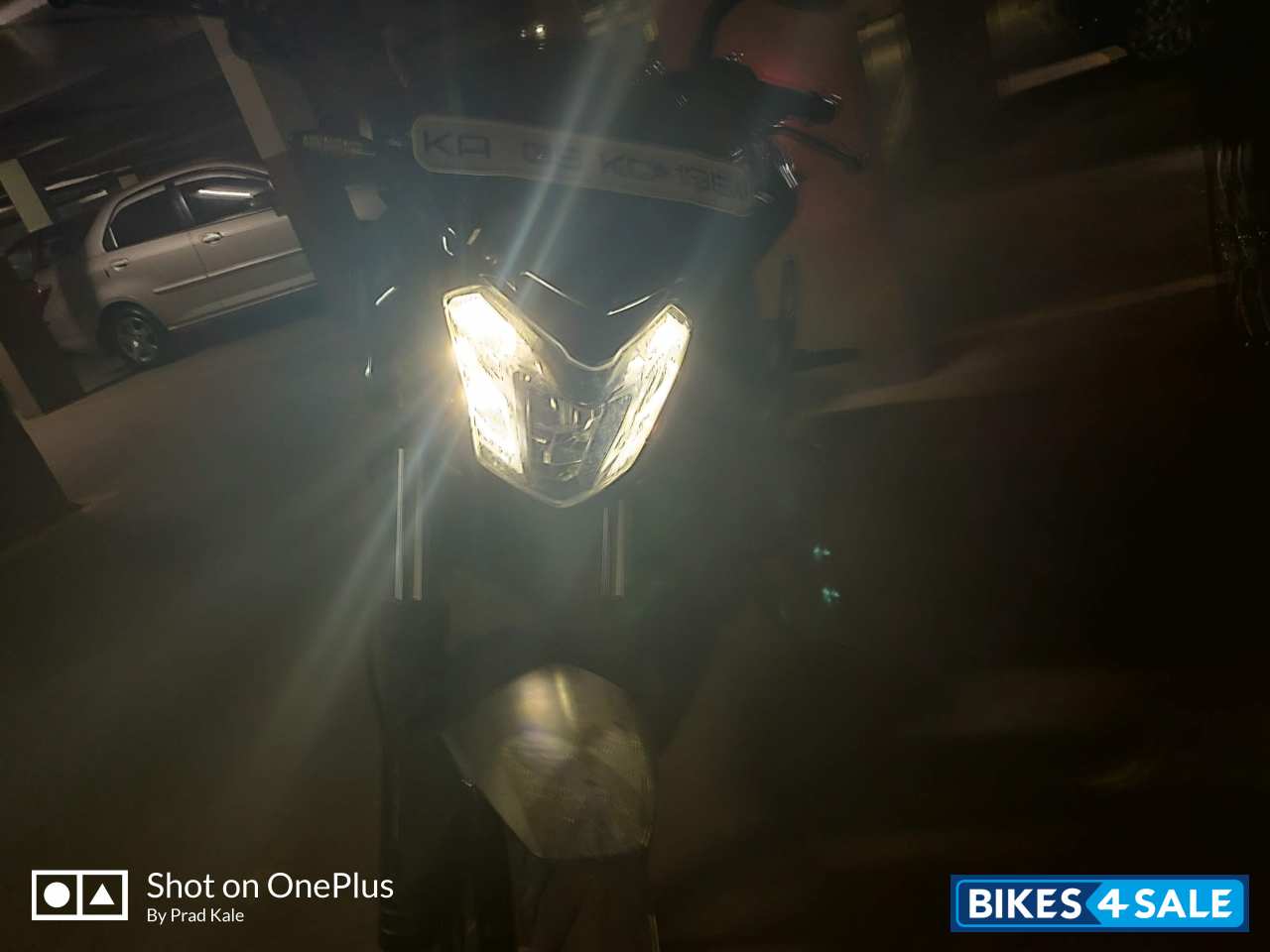 Night Blue Bajaj Dominar 400 Disc