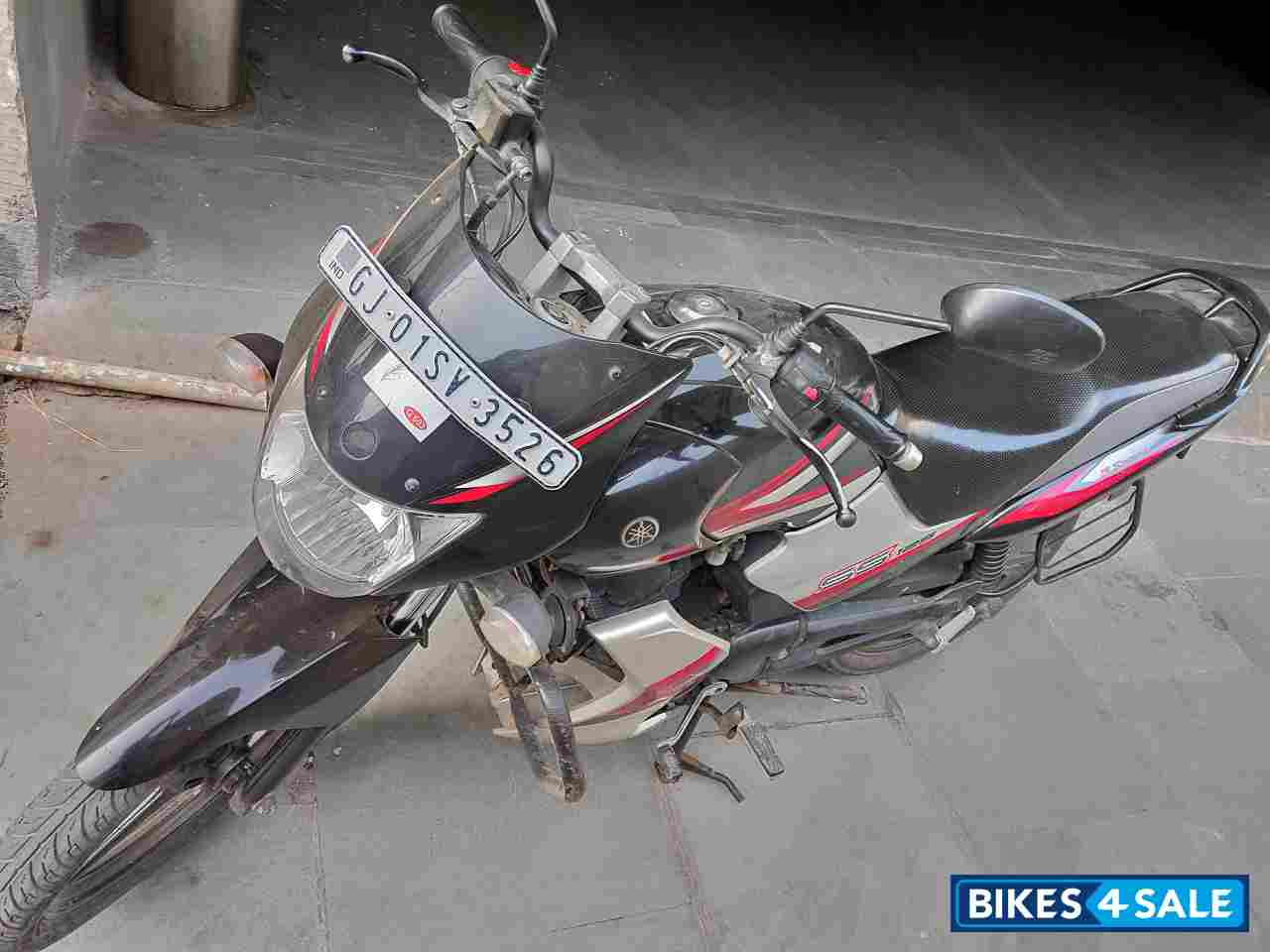 Black & Red Yamaha SS125