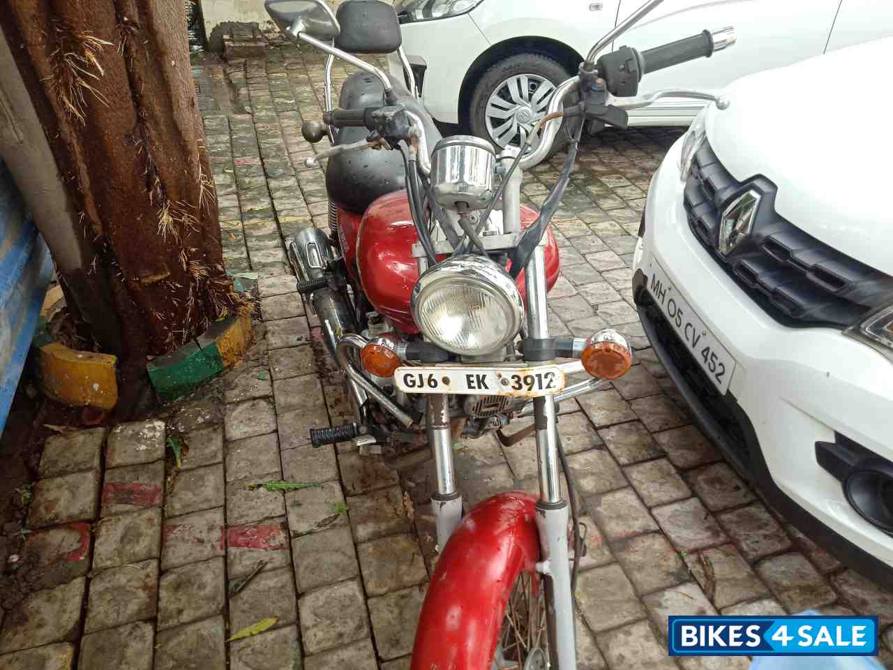 Red Bajaj Avenger 200 DTS-i Red Bajaj Avenger 200 DTS-i