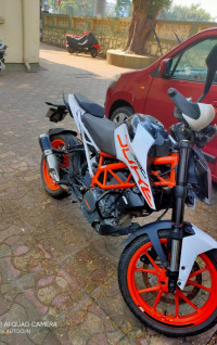White KTM Duke 390