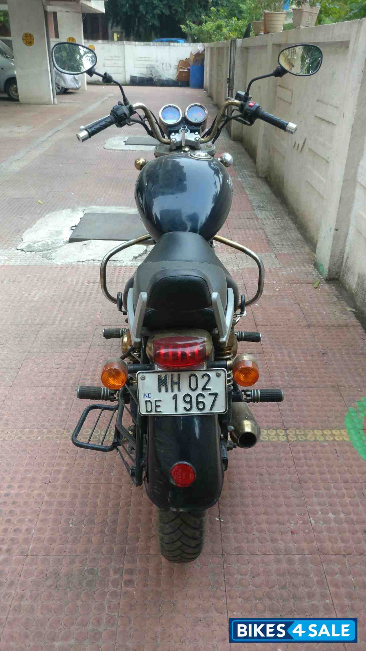 Blue Royal Enfield Thunderbird 500 Blue Royal Enfield Thunderbird 500