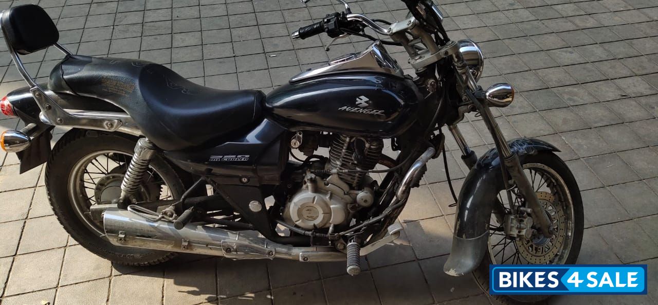 Bajaj Avenger 220 DTS-i