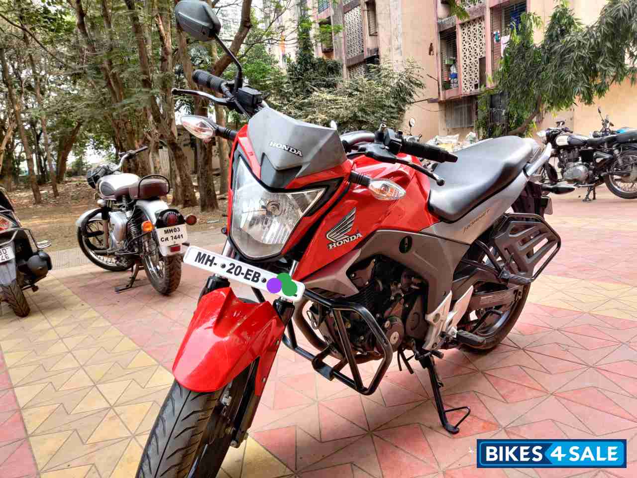 Red Honda CB Hornet 160R ABS Red Honda CB Hornet 160R ABS