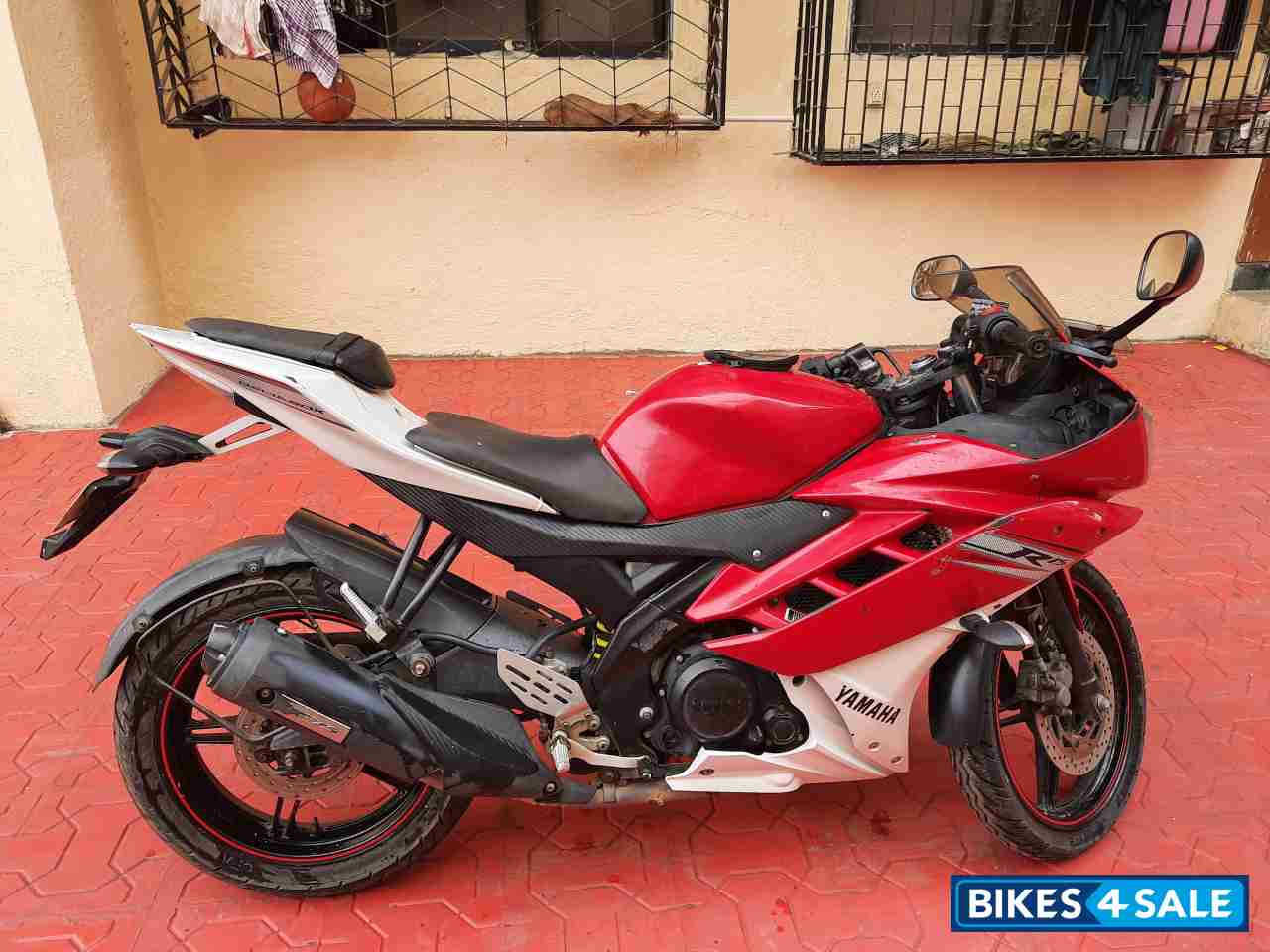 Red Yamaha YZF R15 V2