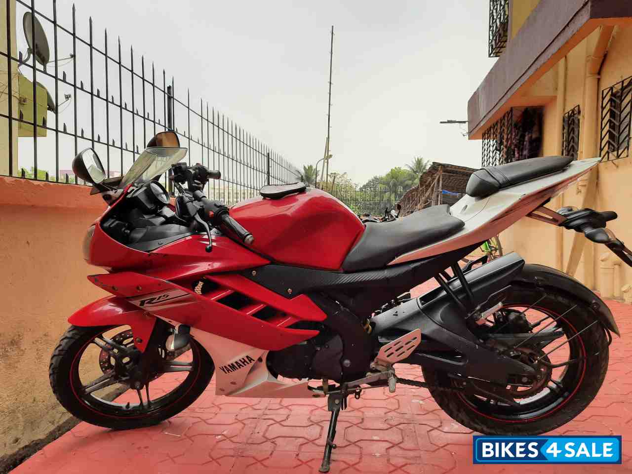 Red Yamaha YZF R15 V2