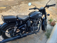 Royal Enfield Classic Stealth Black