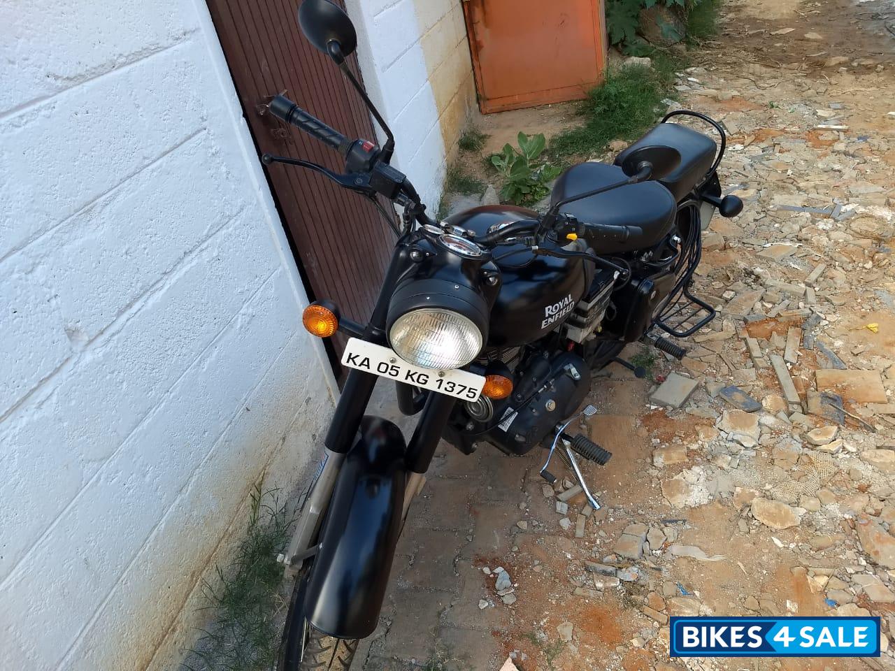 Royal Enfield Classic Stealth Black