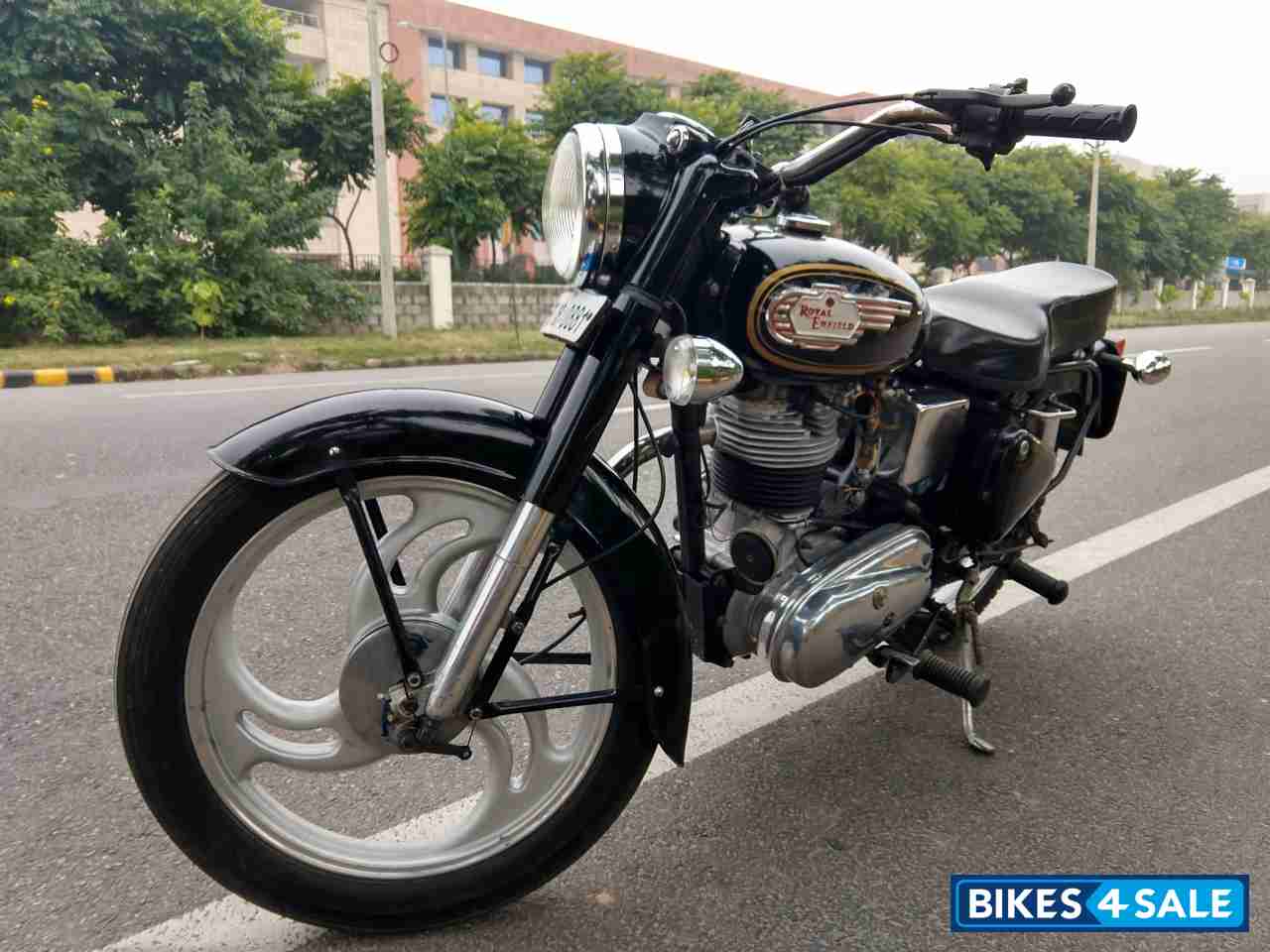 Black Royal Enfield Bullet Standard 350