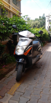 Silver Honda Dio