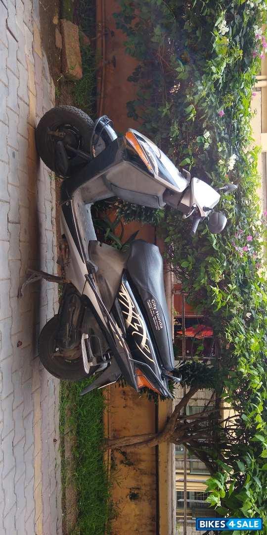 Silver Honda Dio