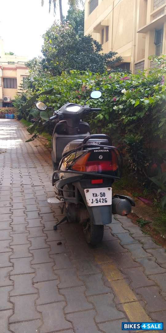 Silver Honda Dio