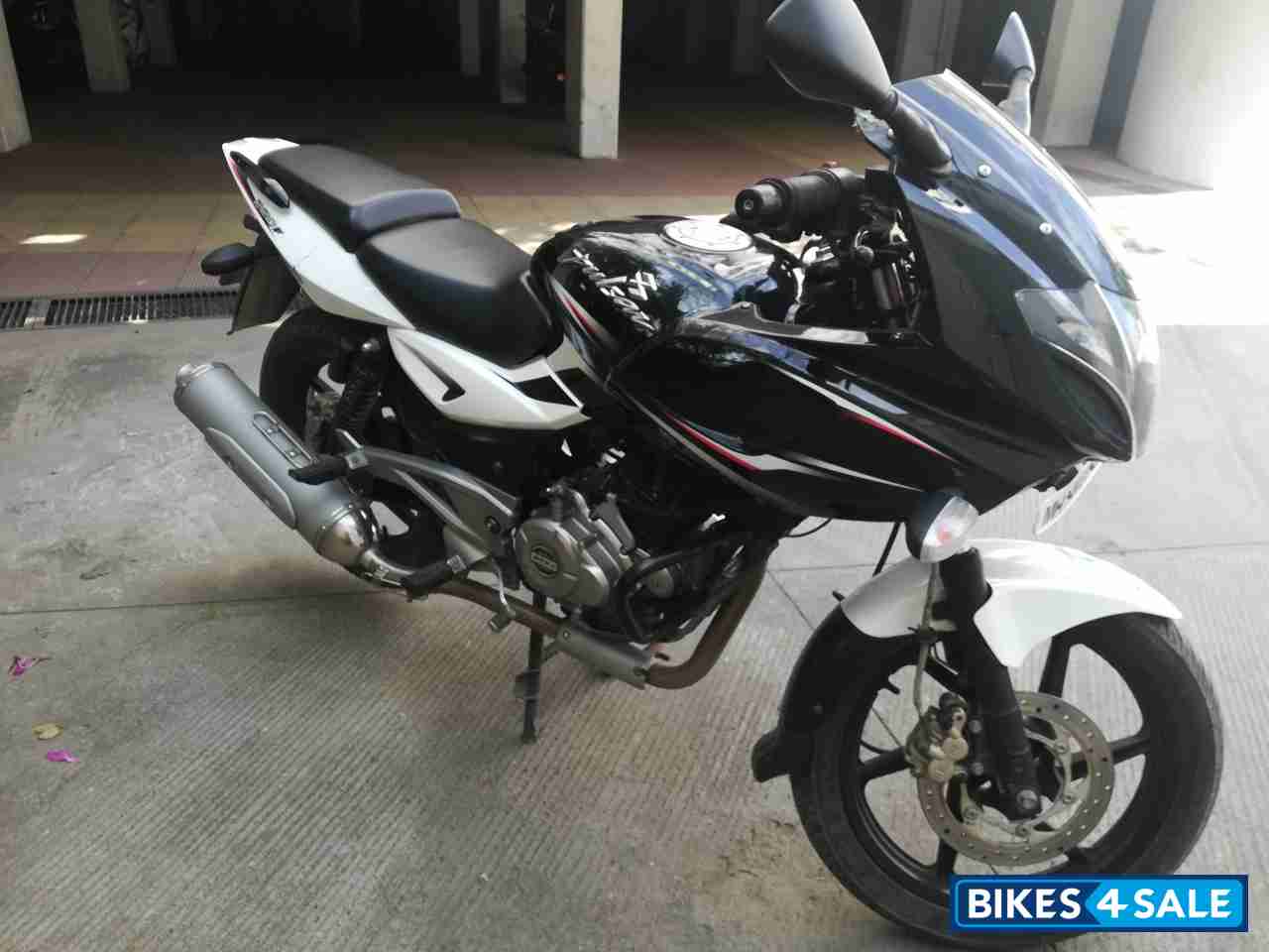 White&black Bajaj Pulsar 220F