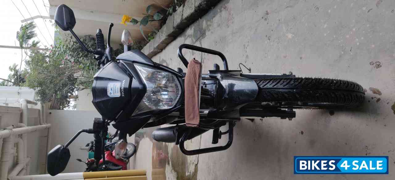 Black Honda Unicorn Dazzler