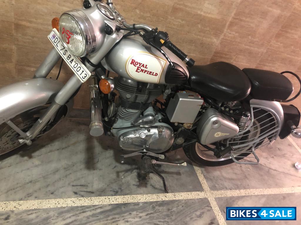 Silver Royal Enfield Classic 350 Silver Royal Enfield Classic 350