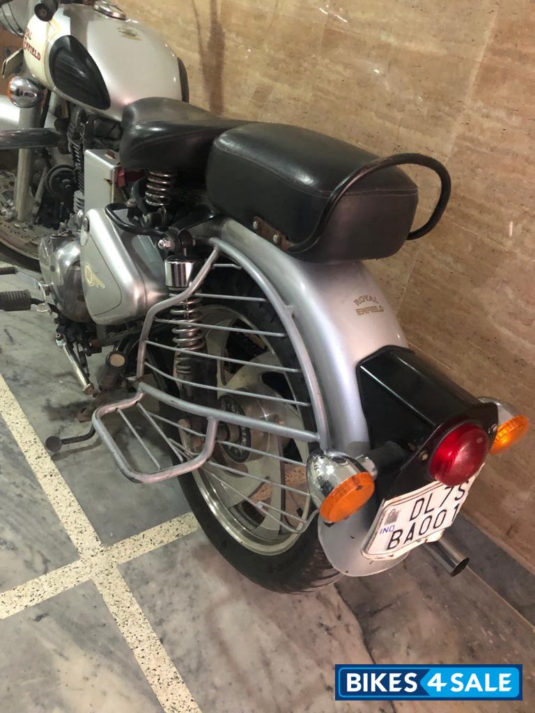 Silver Royal Enfield Classic 350 Silver Royal Enfield Classic 350