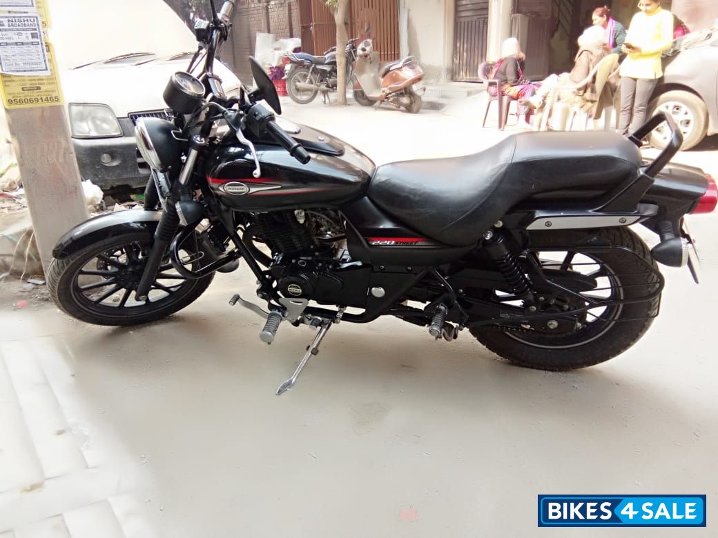 Bajaj Avenger Street 220