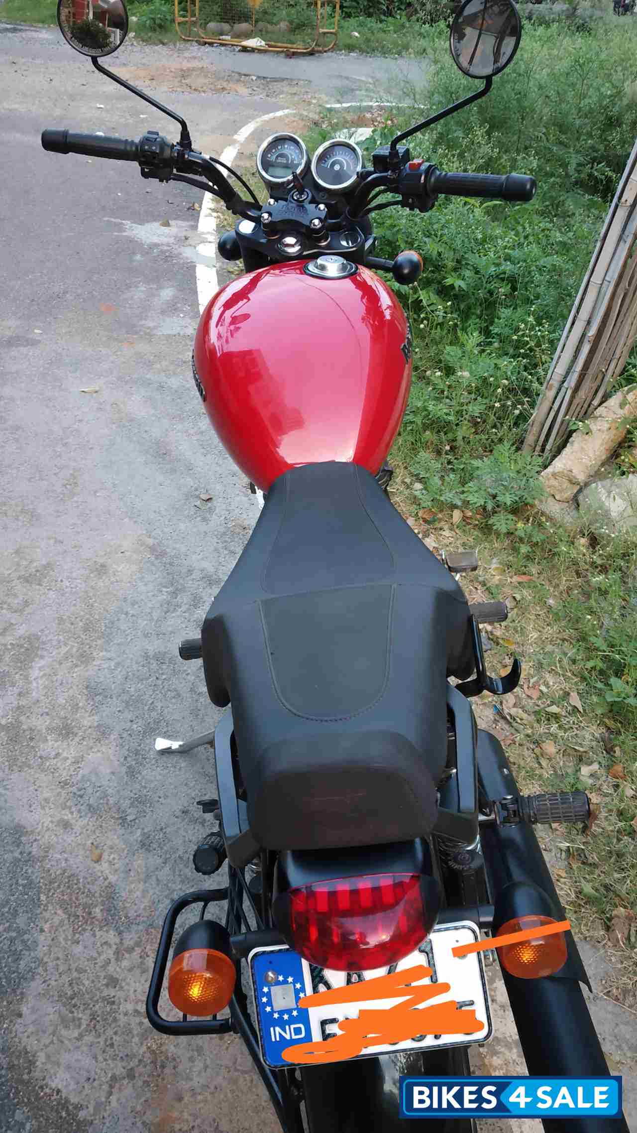 Red Royal Enfield Thunderbird X 350