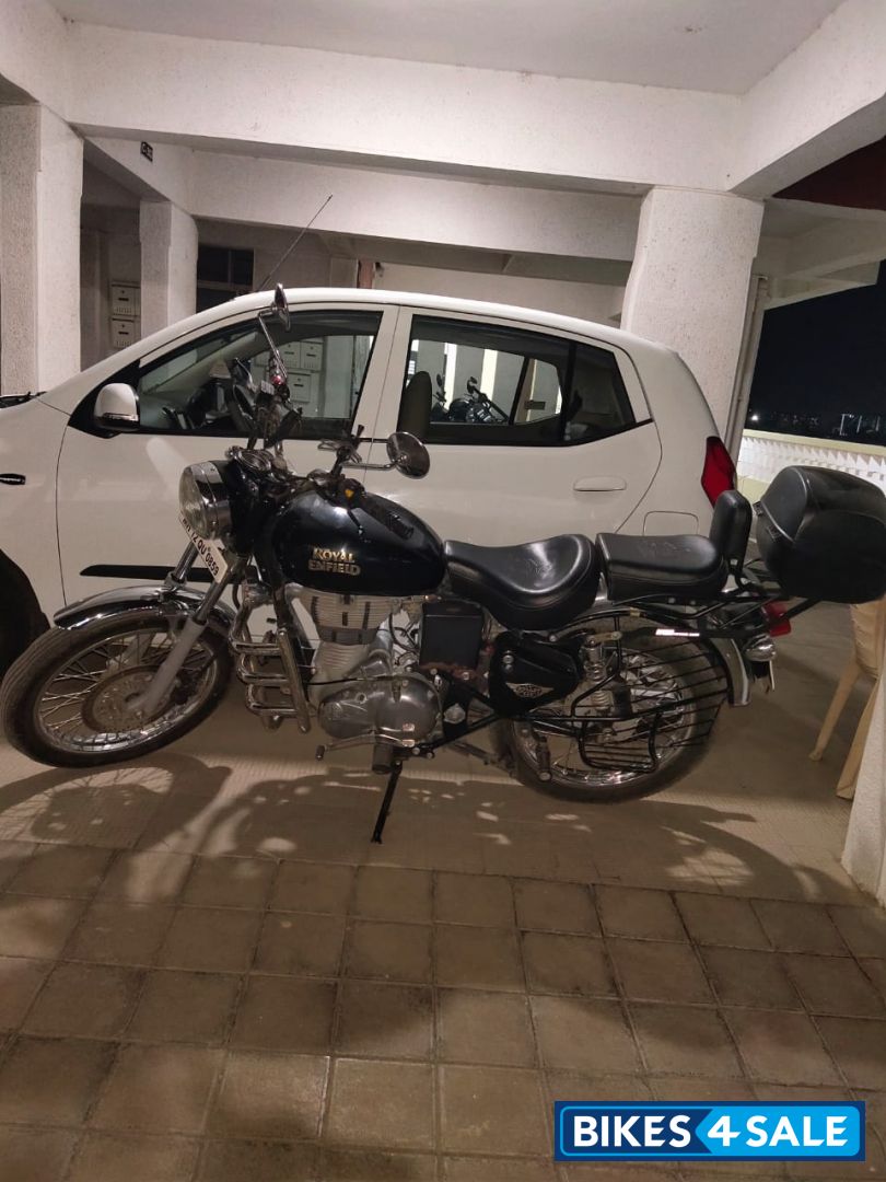 Black Royal Enfield Bullet Electra Twinspark