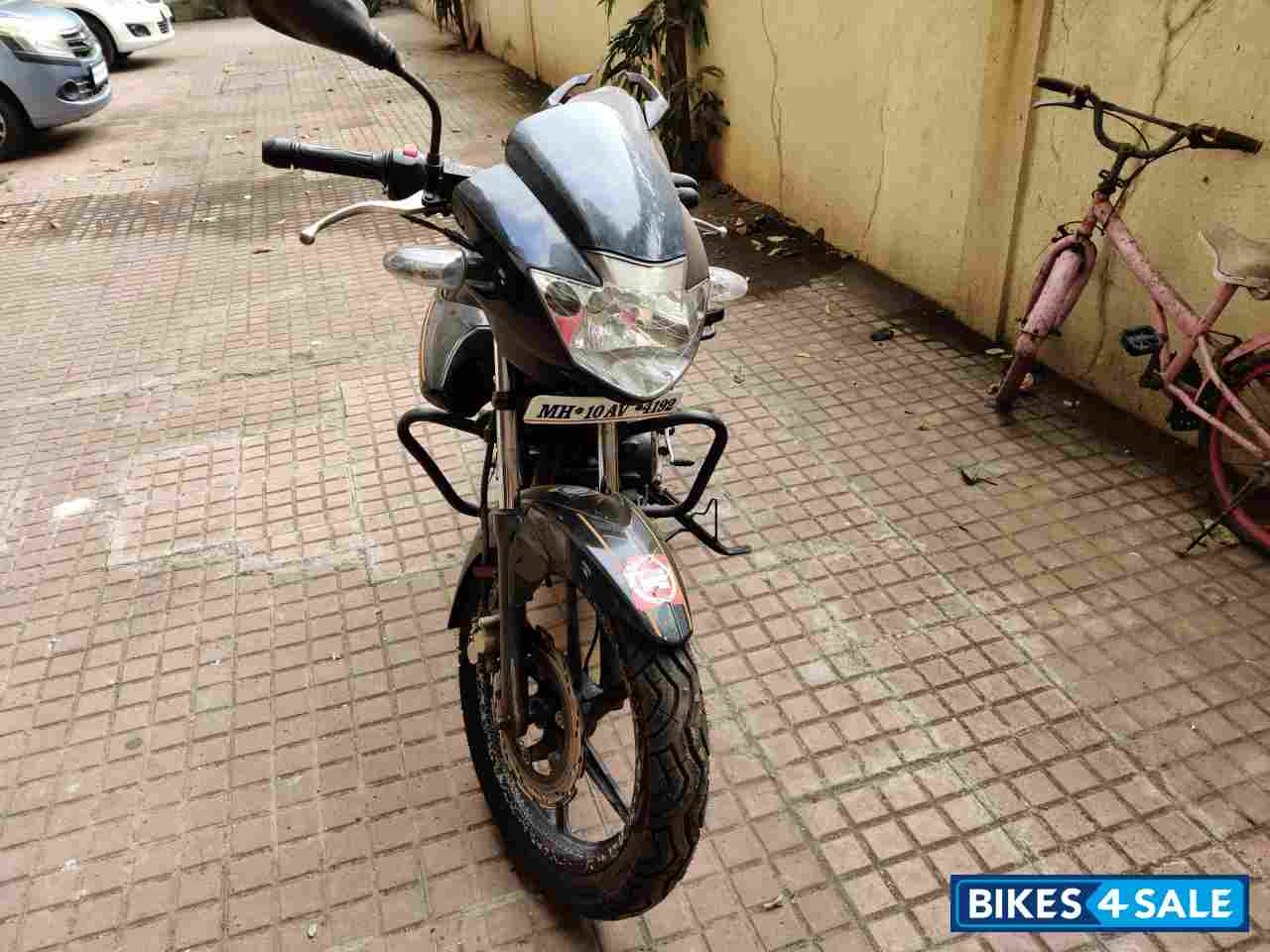 Black TVS Apache RTR 160