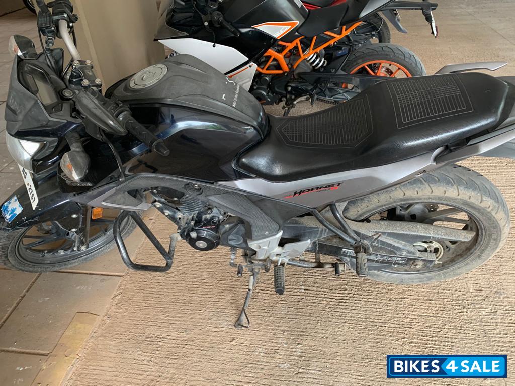 P S Blue Honda CB Hornet 160R