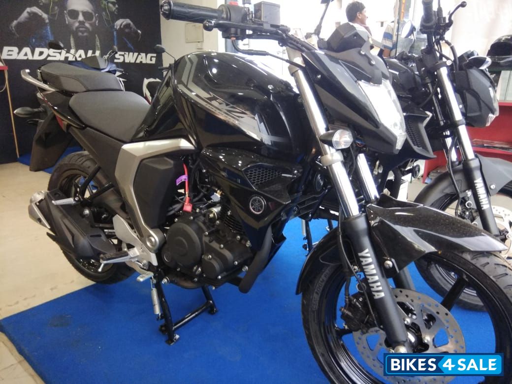 Black Yamaha FZ FI V2