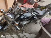 Black Bajaj Avenger 220 DTS-i