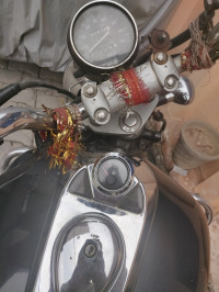 Black Bajaj Avenger 220 DTS-i