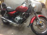 Red Bajaj Avenger 220 DTS-i