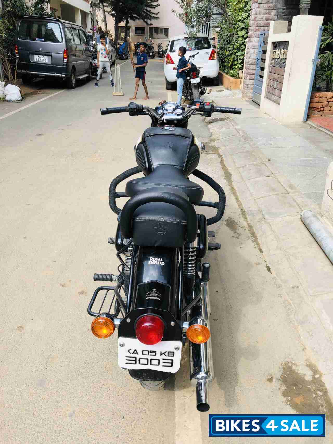 Black Royal Enfield Classic 350