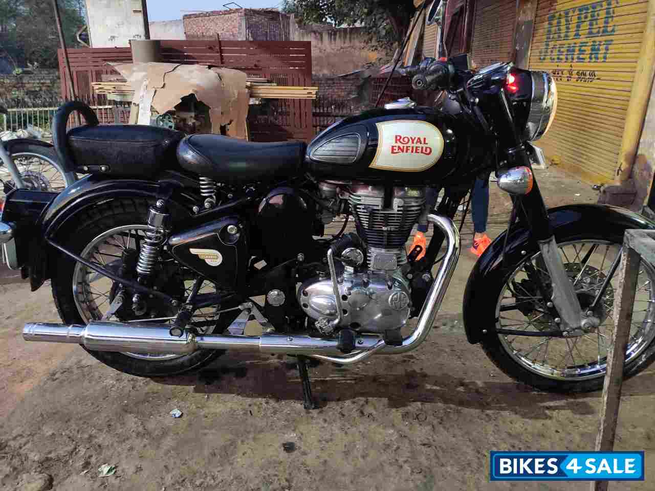 Black Royal Enfield Classic 350