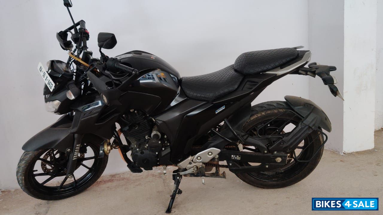 Yamaha FZ25