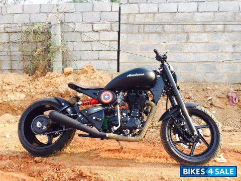 Black Royal Enfield Thunderbird 500