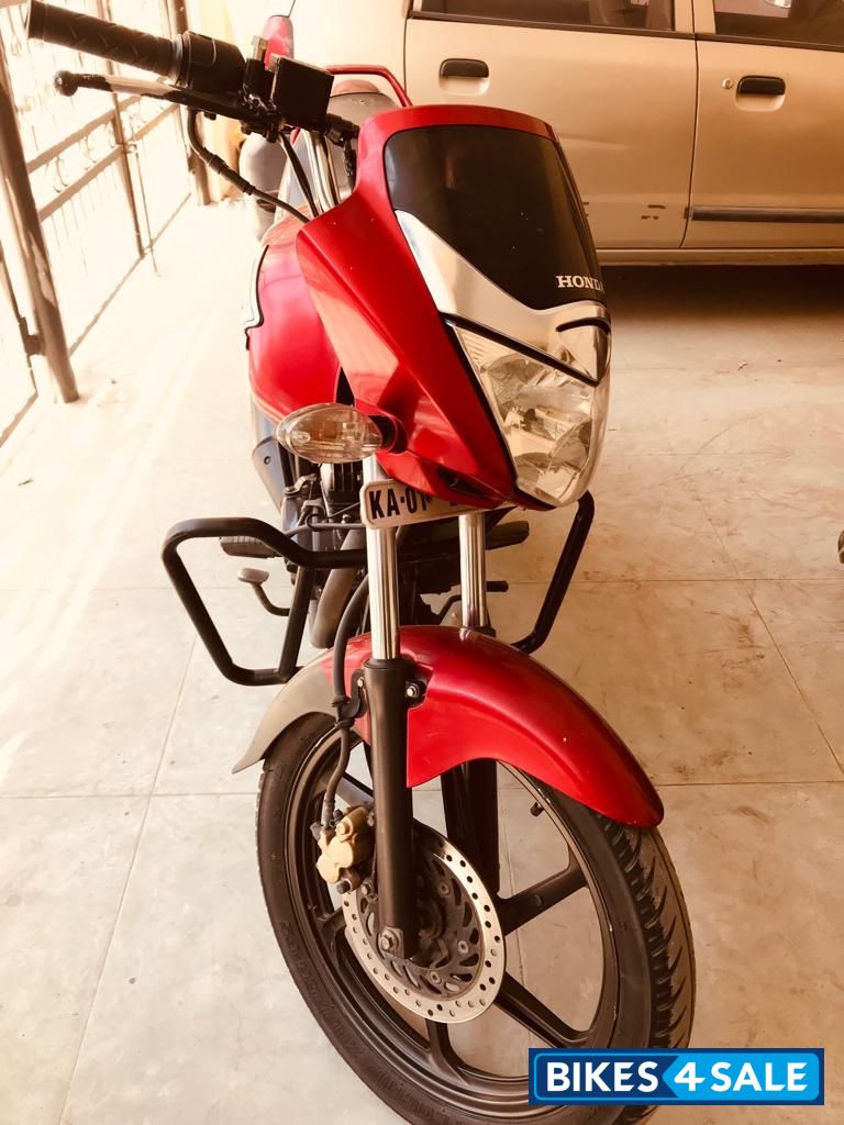 Red Honda CB Unicorn