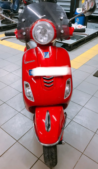 Red Vespa VXL 150