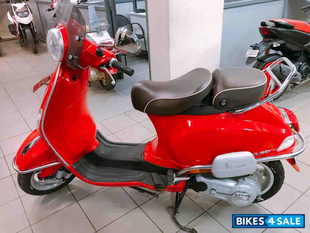 Red Vespa VXL 150