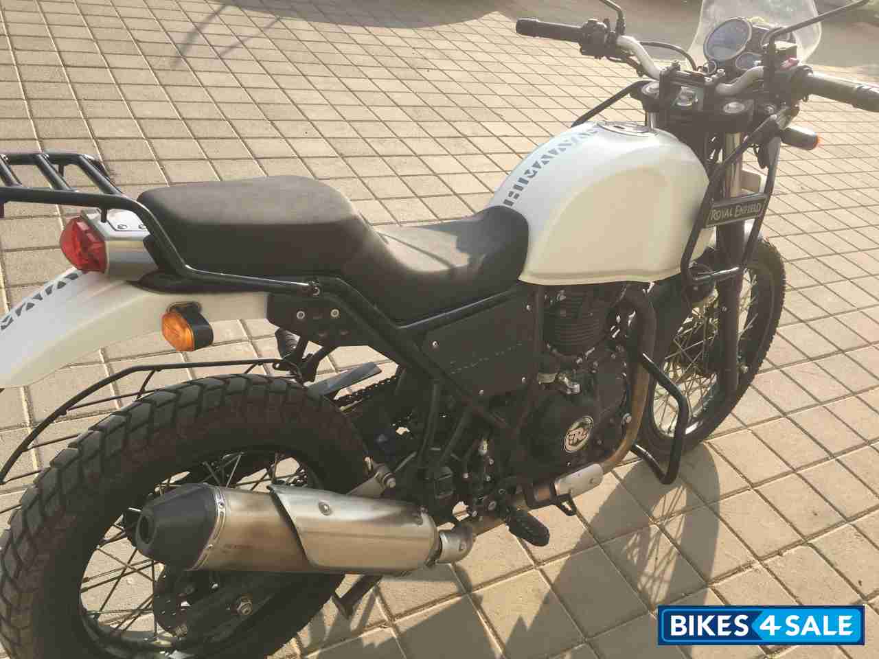 Blue Royal Enfield Meteor 350 Supernova